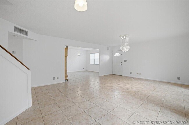 Building Photo - 11635 Ficus St