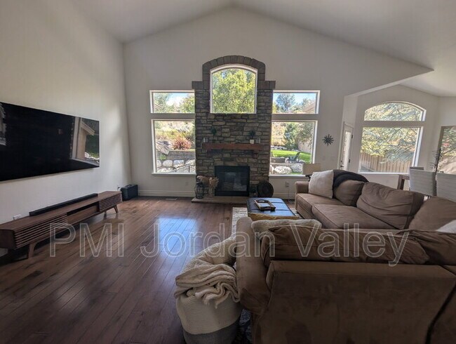 Building Photo - 14457 Gray Fox Dr
