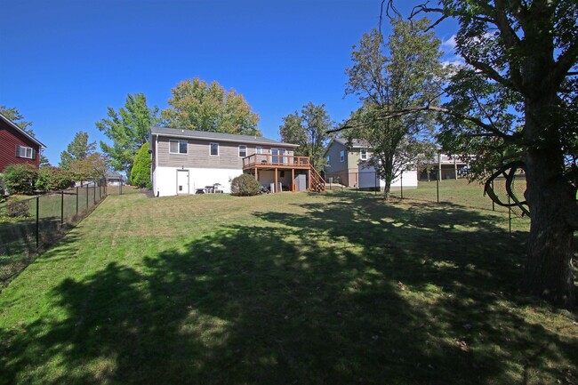 Building Photo - 1041 Oak View Ct