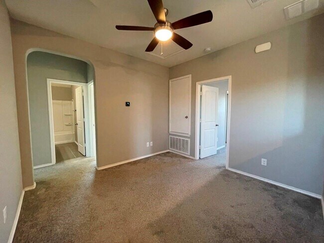 Building Photo - 16612 Brogan Ln