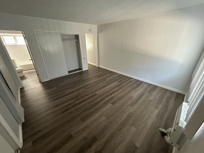 Building Photo - 838 N Azusa Ave