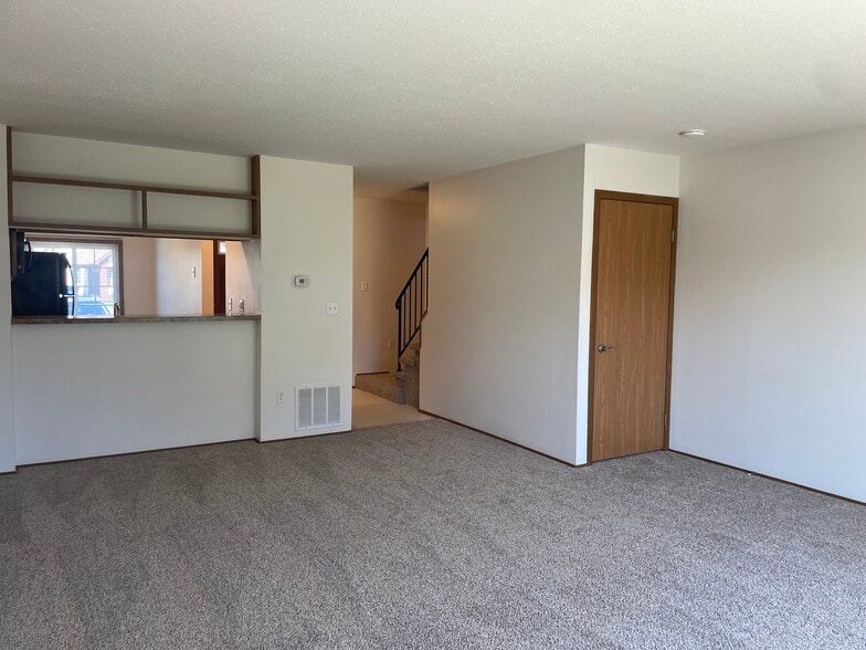 Building Photo - 2703 Vineyard Dr