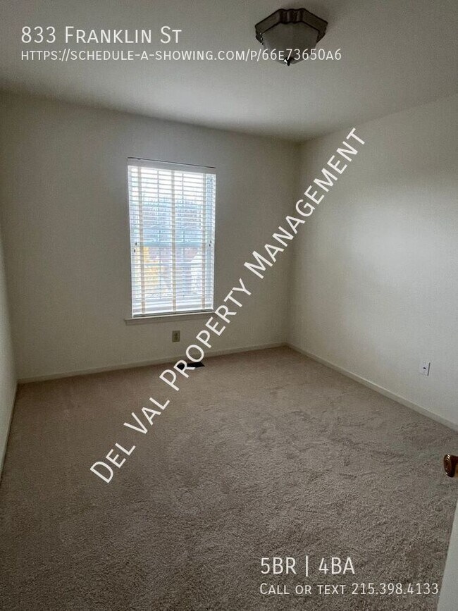 Building Photo - 833 Franklin St