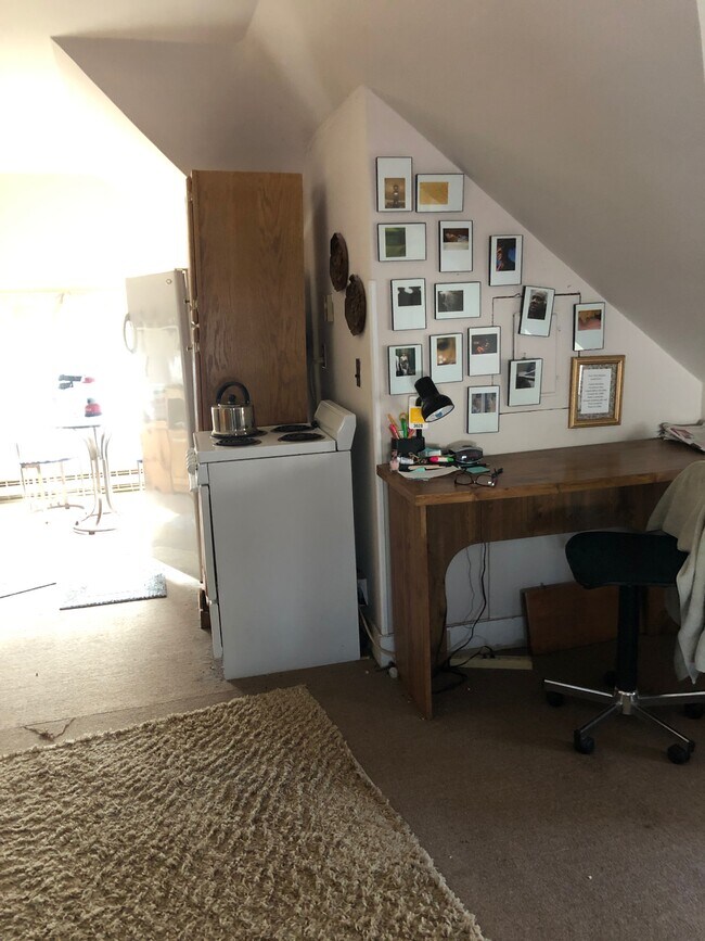 Building Photo - 832 Quincy Ave