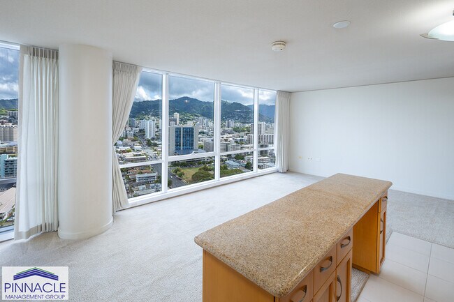 Building Photo - 1296 Kapiolani Blvd