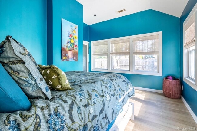 Building Photo - 312 5th Ave