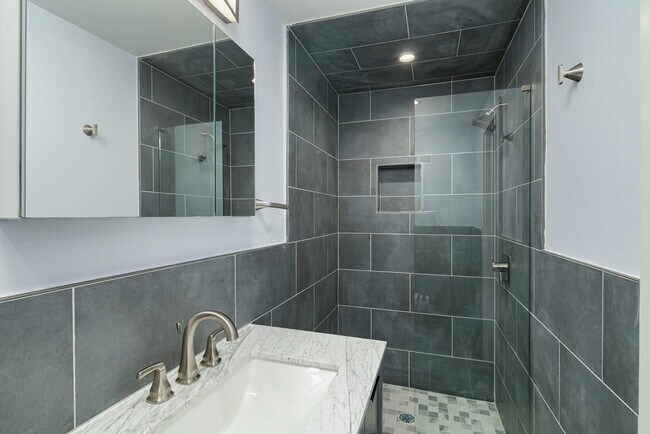 Building Photo - 33 W Upsal St