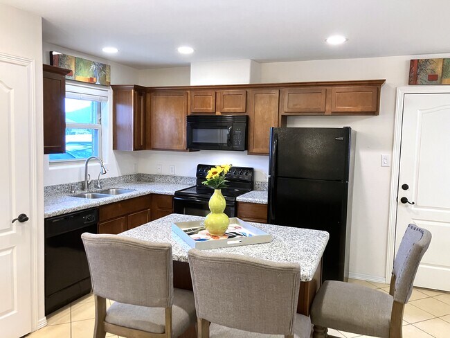 Building Photo - 2 S Bay Hill Dr