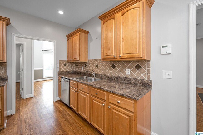 Building Photo - 99 Pats Way
