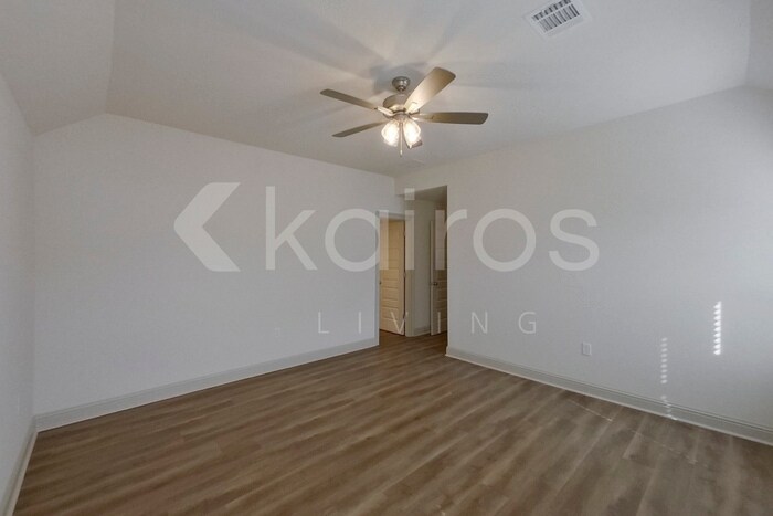 Building Photo - 8118 S Hendrick Dr