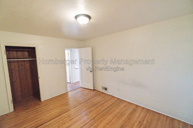 Building Photo - 11 E Rich Ave