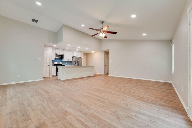Building Photo - 21 E Brookberry Ct