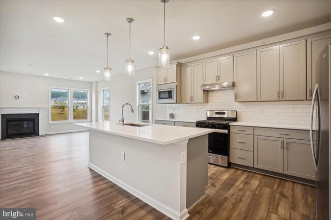 Building Photo - 21812 Hawksbill High Cir