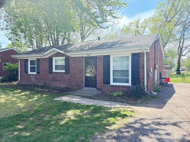 Building Photo - Edenroc Ln.