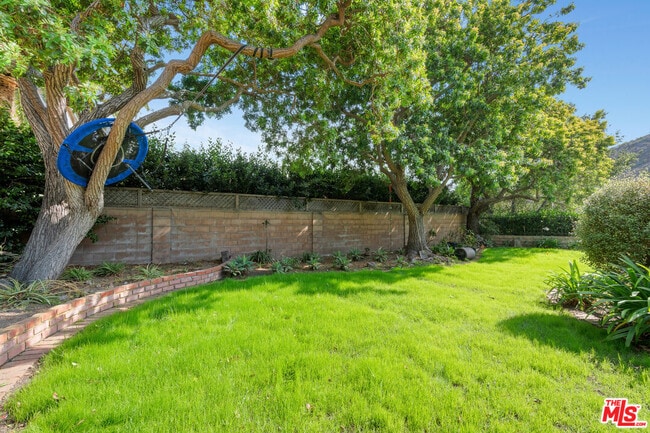 Building Photo - 5942 Paseo Cyn Dr