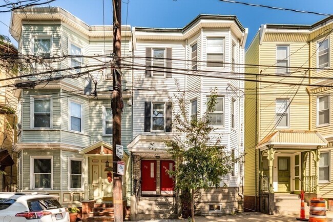 Building Photo - 96 Webster St