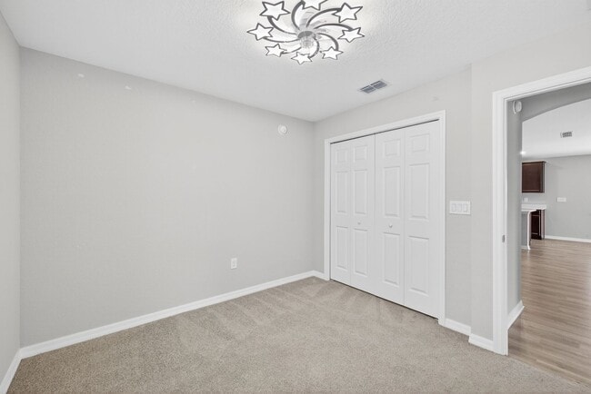 Building Photo - Single-Story 4/2 in Prime Riverview Location