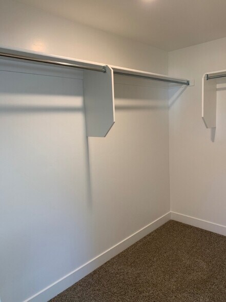 Building Photo - 440 W 85 S