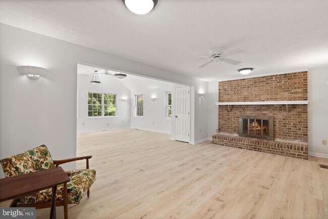Building Photo - 8084 Winding Way Ct