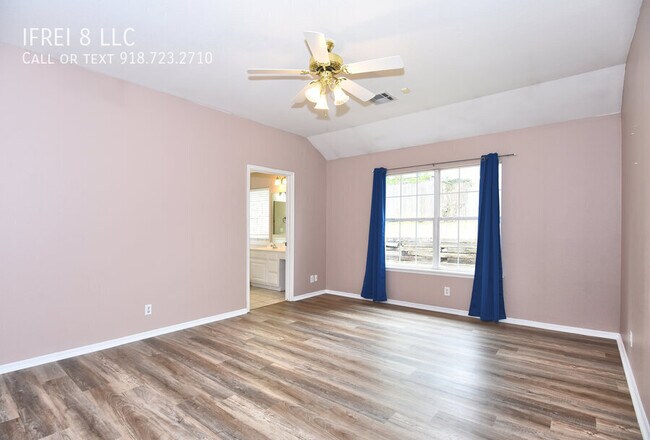 Building Photo - 300 S 63rd St