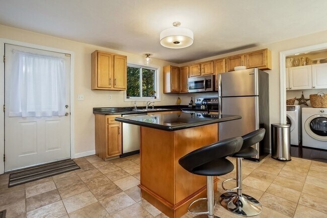 Building Photo - 59 Tynan Ave