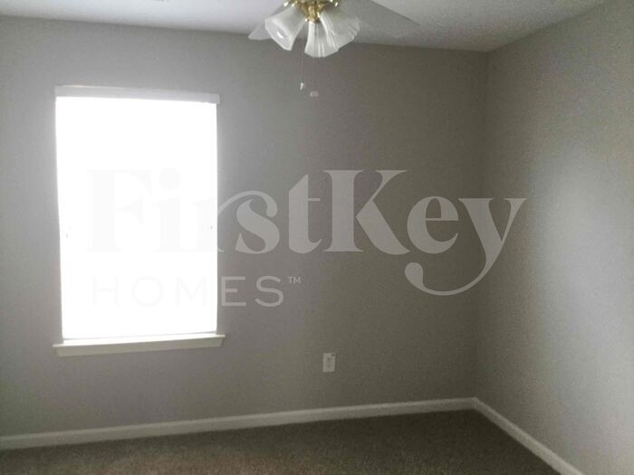 Building Photo - 207 Fairgrove Ln