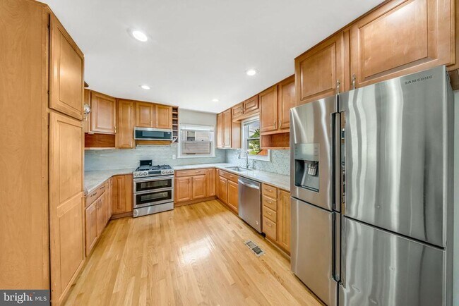 Building Photo - 7411 Tillman Dr
