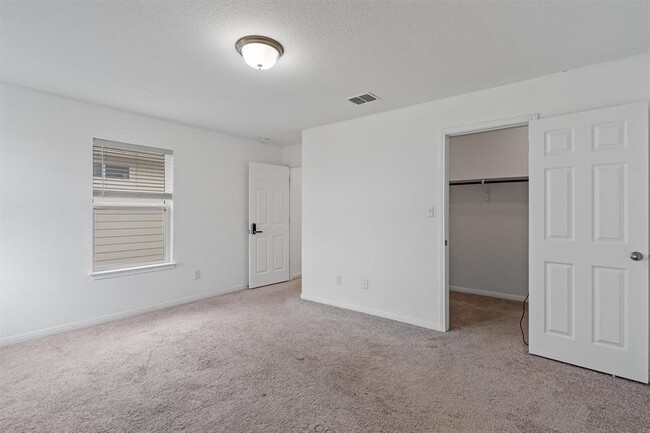 Building Photo - 3201 College Park Dr