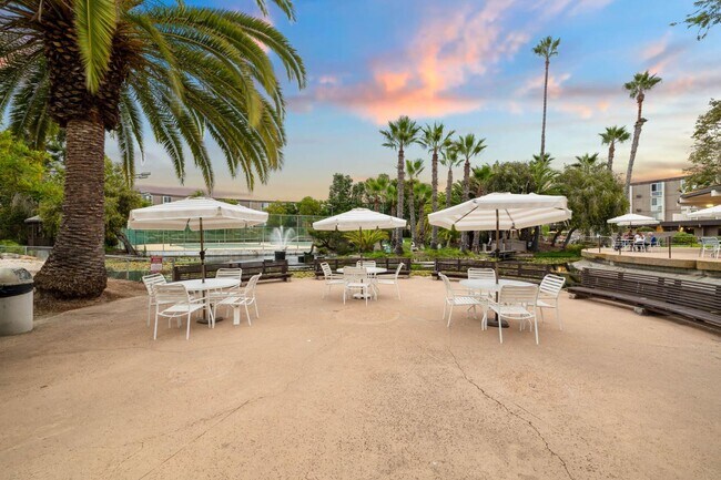 Building Photo - 3050 Rue D’Orleans