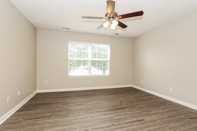 Building Photo - 1105 Brocton Ct