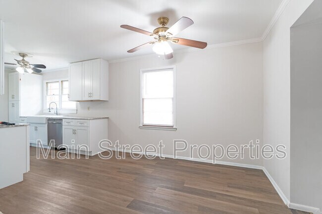 Building Photo - 118 Czar Ln