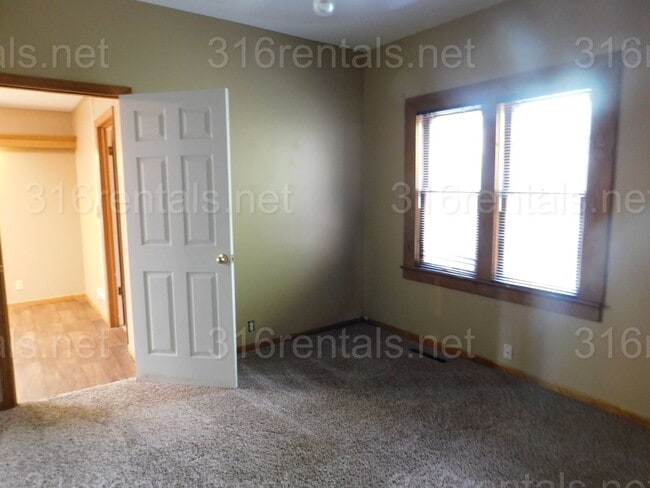 Building Photo - 2 Bedroom, 1 Bathroom house