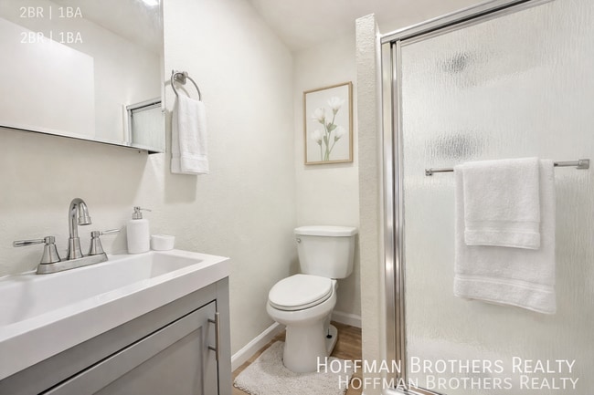 Building Photo - 2741 S Orange Dr