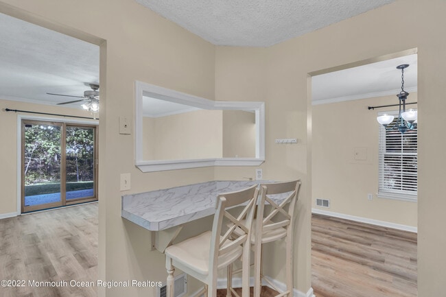 Building Photo - 134 Whispering Oaks Way