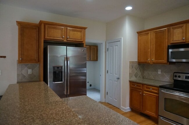 Building Photo - 3 Bedroom 2.5 Bathroom with a Bonus Room located in Creeks Edge Subdivision in Sneads Ferry!