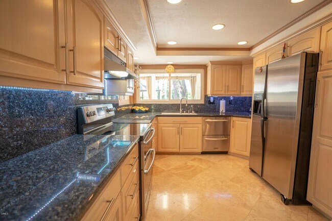 Building Photo - 4 bedroom Aegean Heights tract of Mission Viejo