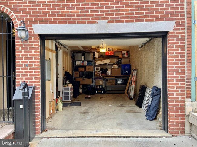 Building Photo - 2107 Kater St