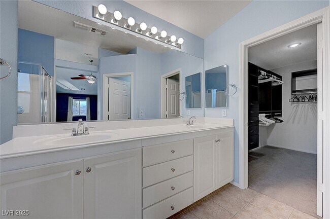 Building Photo - 5470 Logville St