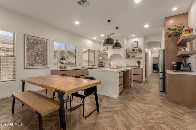 Building Photo - 10502 E Posada Ave