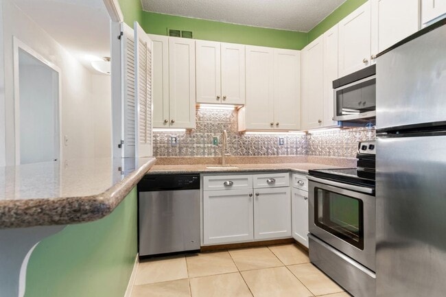 Building Photo - 3060 Pharr Ct N Northwest