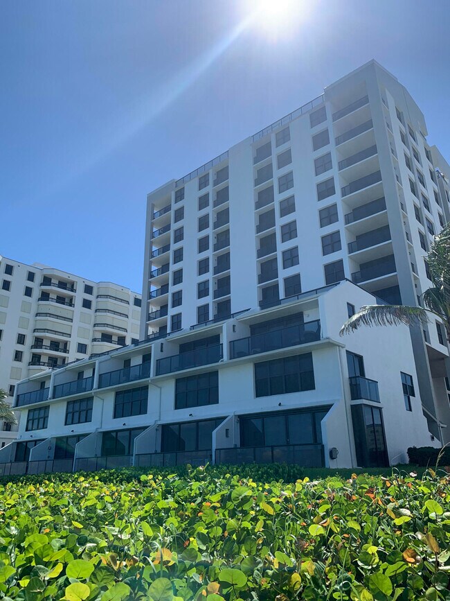 Building Photo - 3115 S Ocean Blvd