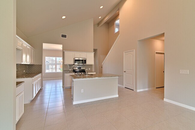 Building Photo - 6601 Loretta White Ln