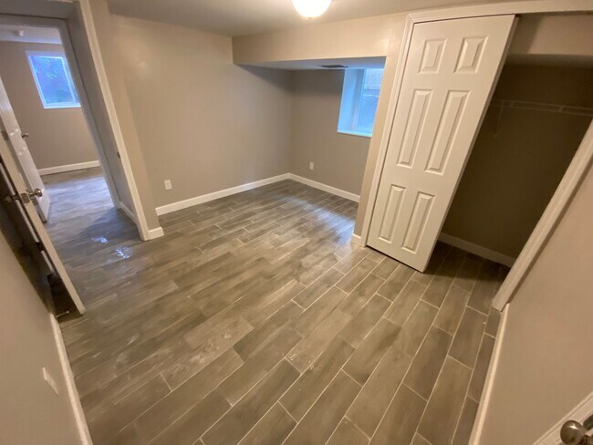 Building Photo - 426 E 15th Ave