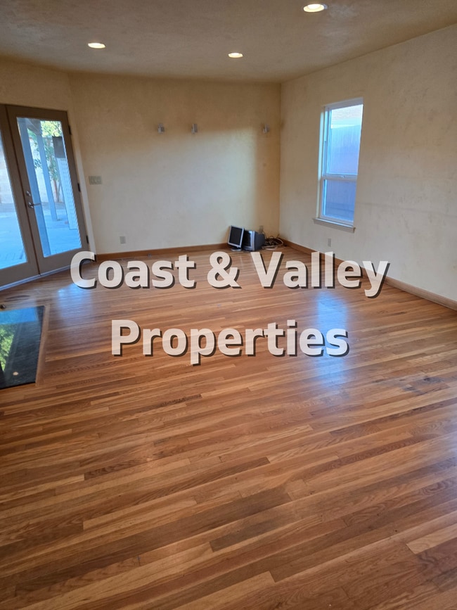 Building Photo - South Salinas Home for RENT!!!