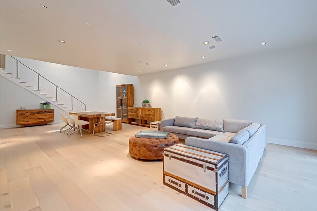 Building Photo - 39 River Hollow Ln