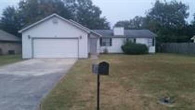 Building Photo - Cozy & Spacious 3 Bedroom Home with Garage and Private Backyard