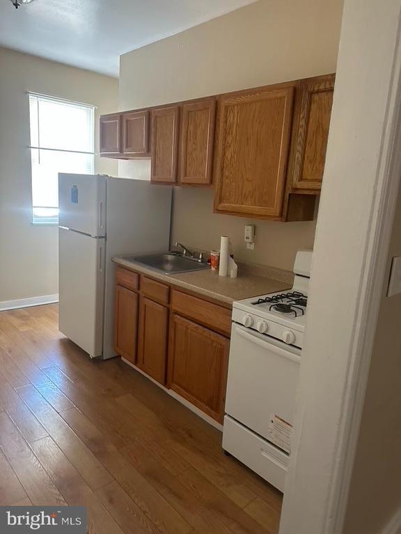 Building Photo - 5608 N Mascher St