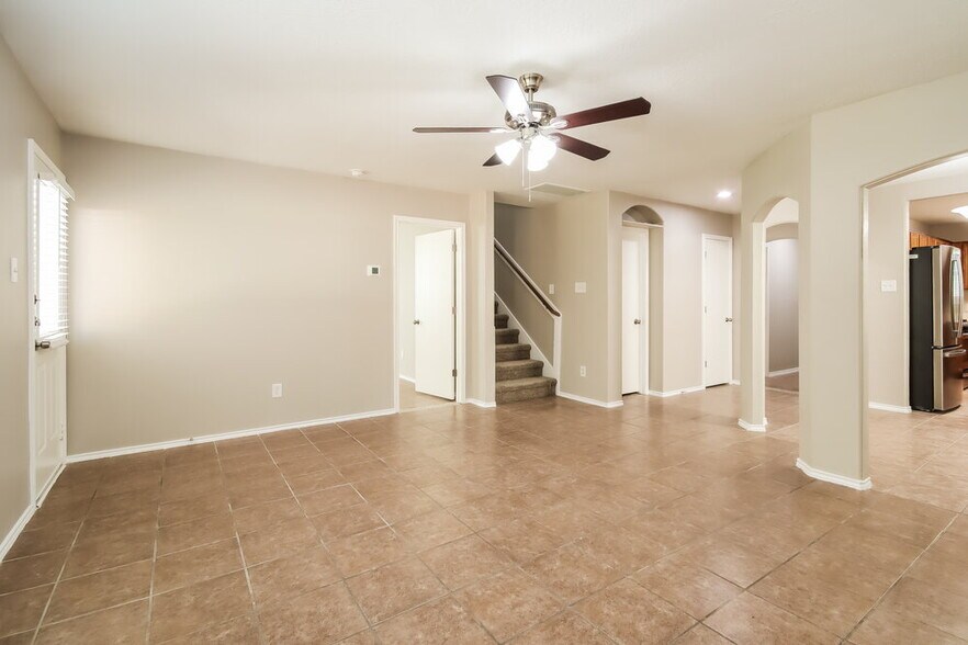 Building Photo - 10005 Sterling Pl Dr