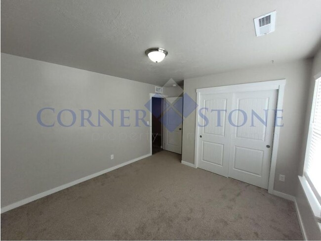 Building Photo - Spacious Home in Meridian!