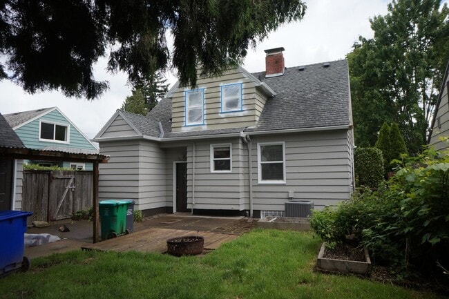 Building Photo - NE Portland Alberta Arts 3-bedroom Bungalow - APPLICATION PENDING